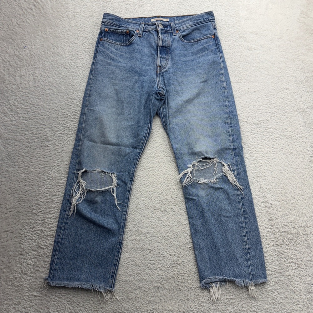Levis Premium Wedgie Straight‎ Jeans 30 Medium Wash Distressed Knee Raw Hem Blue